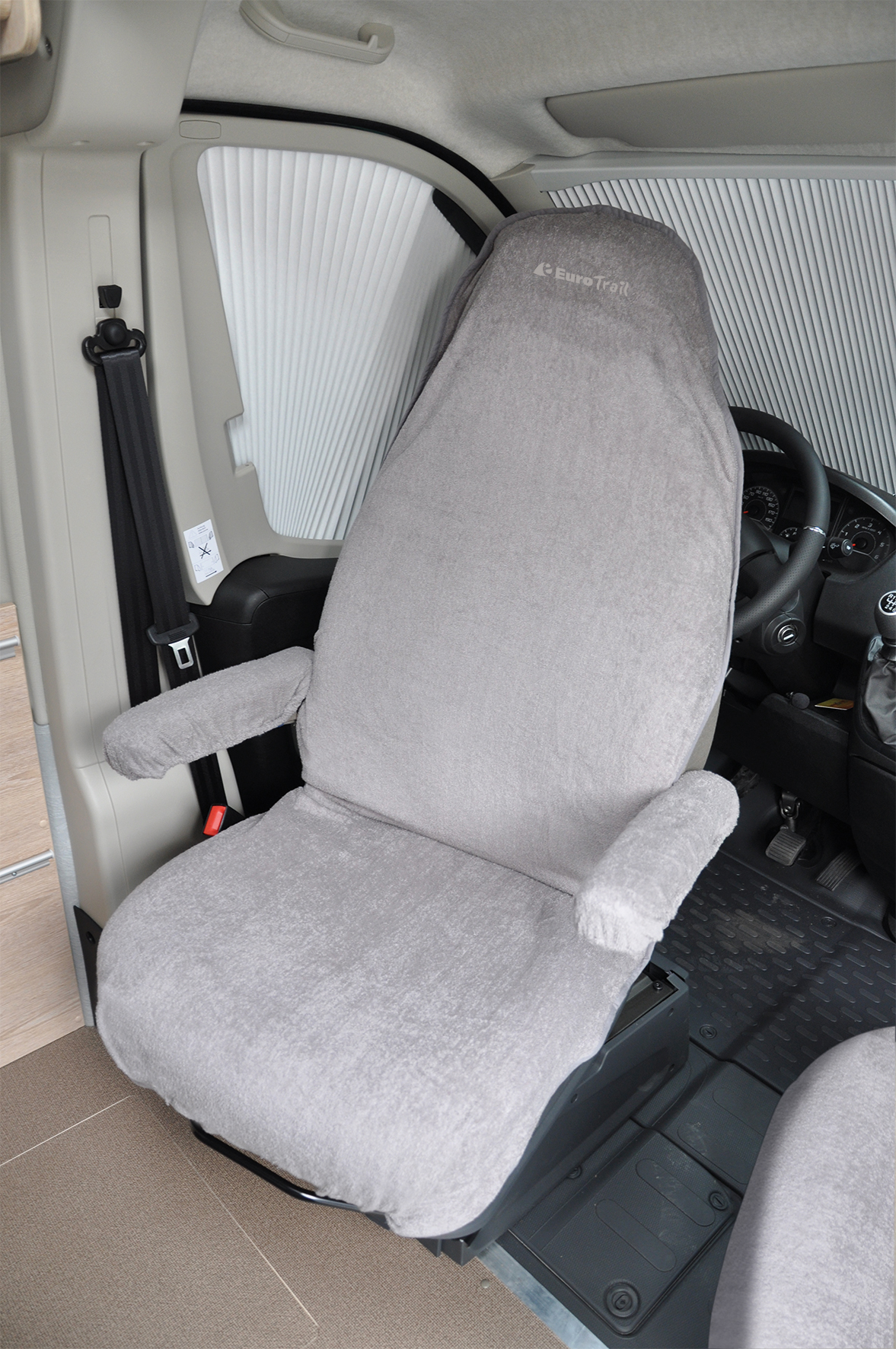https://eurotrail.info/wp/wp-content/uploads/2020/11/ETCF0978-Toweling-seat-cover-20.jpg